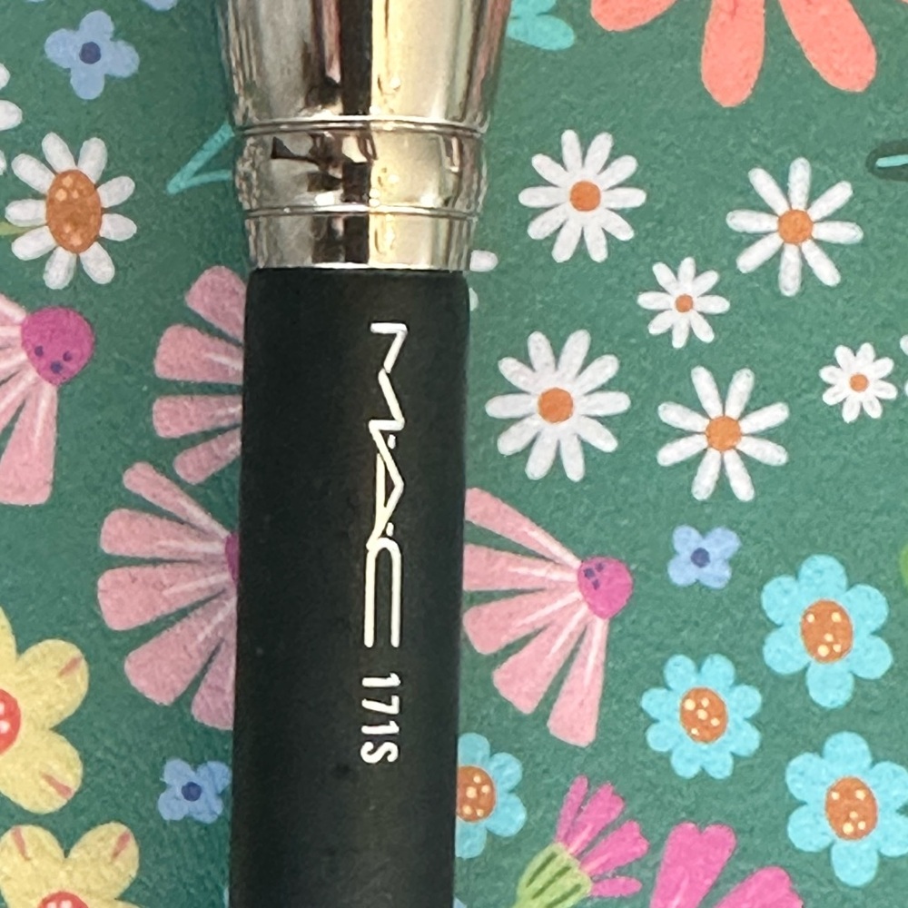 MAC 171S Makeup Brush